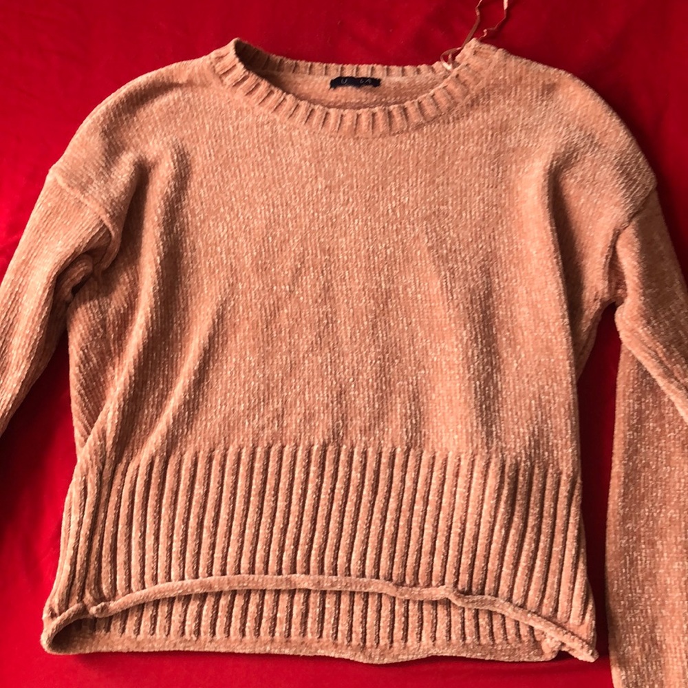 Salmon pink cropped sweatshirt
